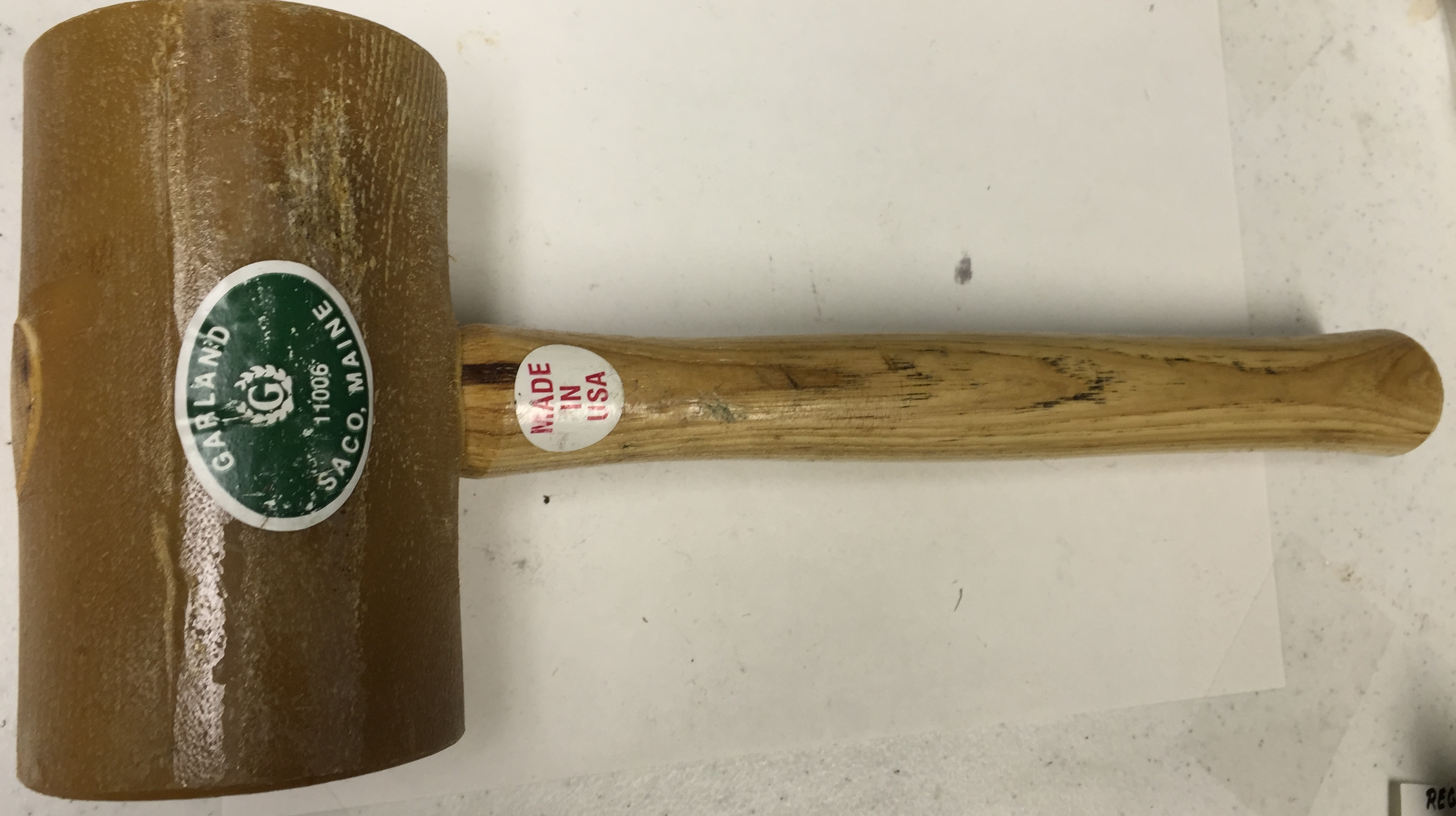 GARLAND 11006 24 oz 2 3/4" face diameter Wood handle. Rawhide Mallet 